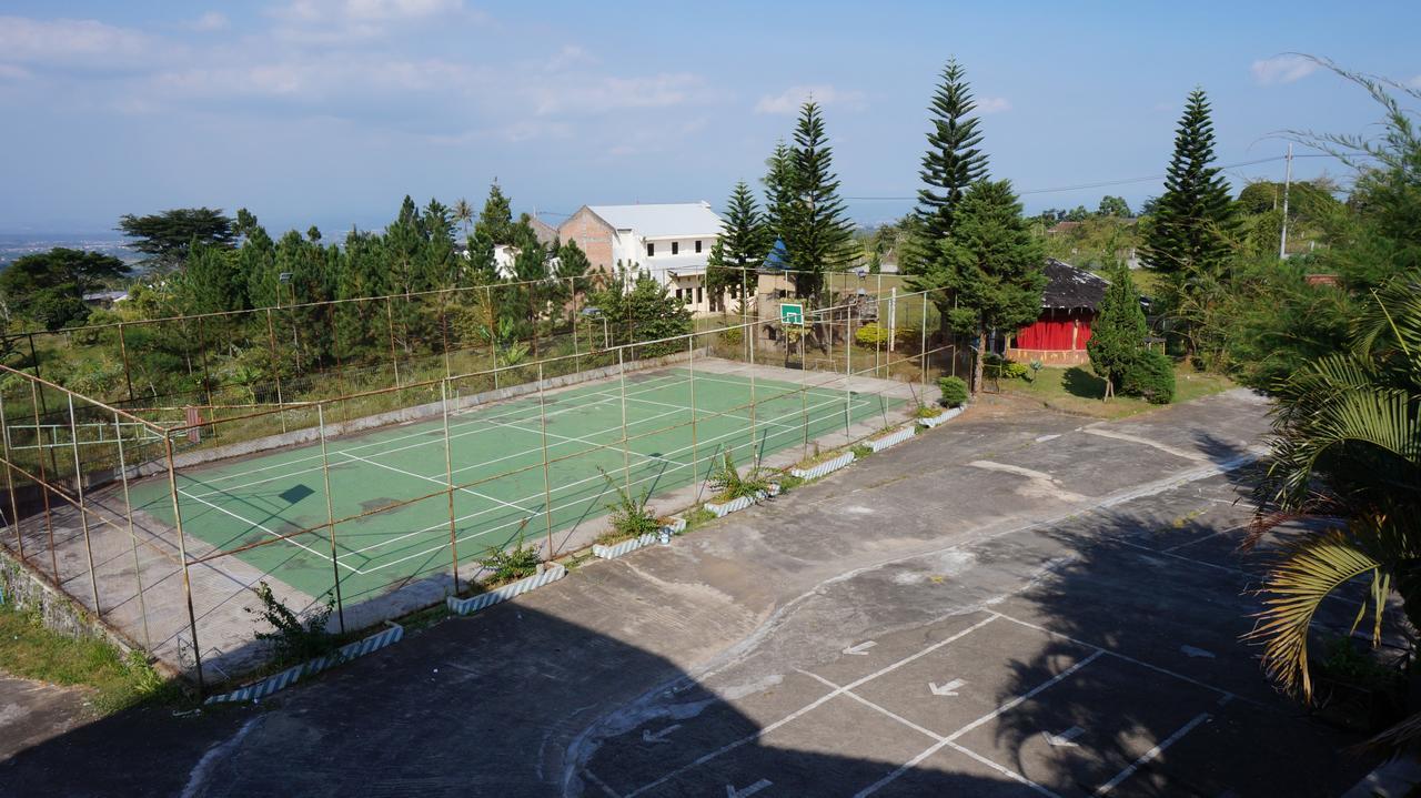 Hotel Surya Indah Batu Malang Экстерьер фото