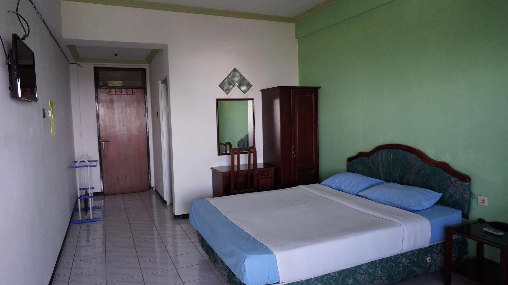 Hotel Surya Indah Batu Malang Экстерьер фото