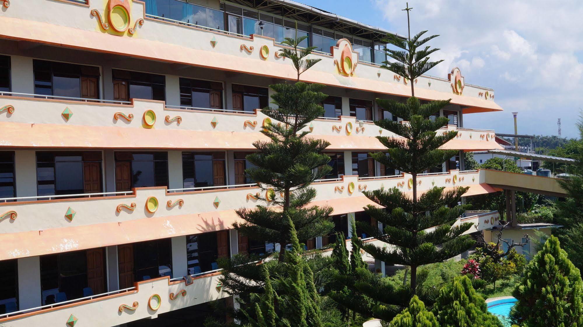 Hotel Surya Indah Batu Malang Экстерьер фото