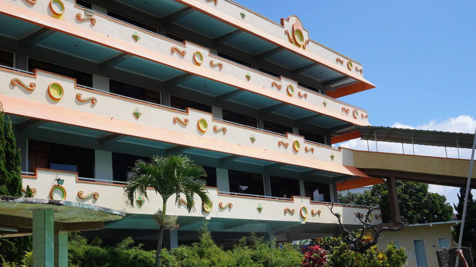 Hotel Surya Indah Batu Malang Экстерьер фото